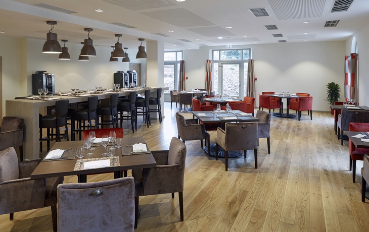 Imagen del bar/restaurante del Hotel Mercure Maintenon. Foto 8