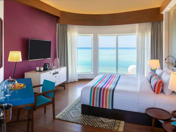 Imagen de la habitación del Hotel Mercure Maldives Kooddoo Resort. Foto 15