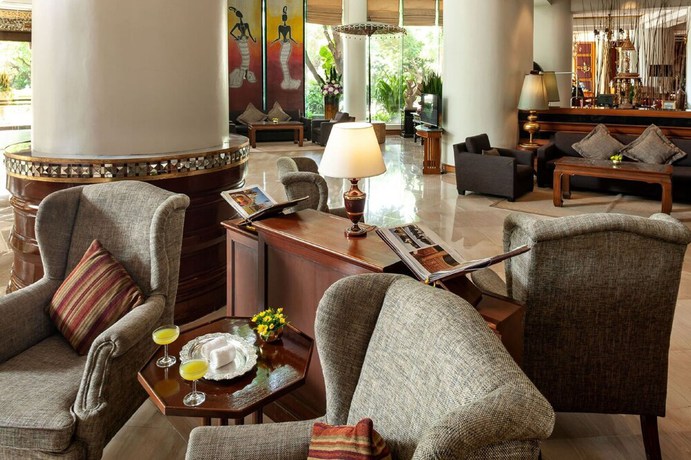 Imagen de los interiores del Hotel Mercure Mandalay Hill Resort. Foto 20