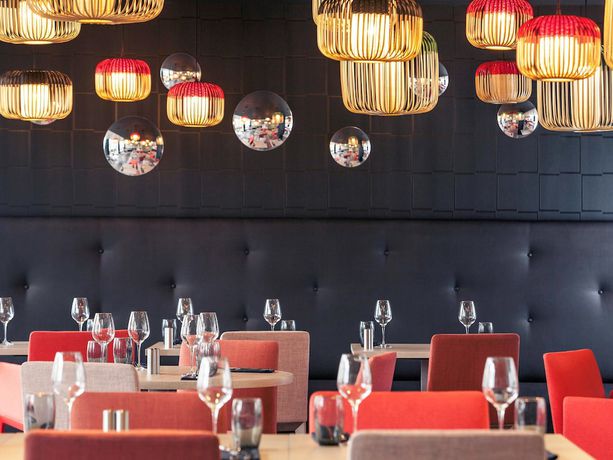 Imagen del bar/restaurante del Hotel Mercure Marne La Vallée Bussy St. Georges. Foto 4
