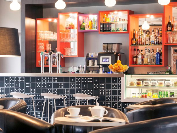 Imagen del bar/restaurante del Hotel Mercure Marne La Vallée Bussy St. Georges. Foto 6