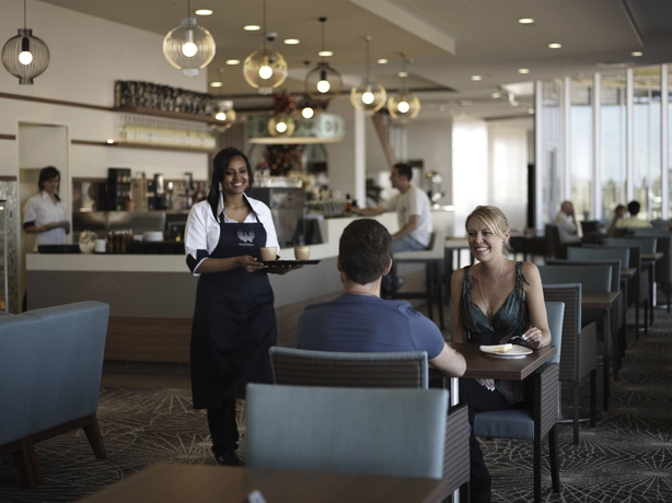 Imagen del bar/restaurante del Hotel Mercure Melbourne Caroline Springs. Foto 5