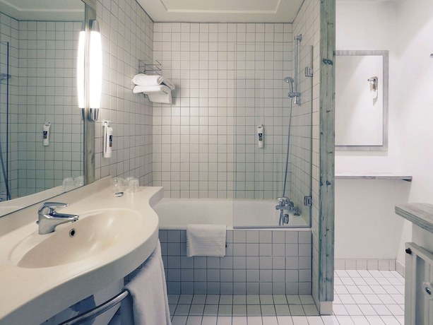 Imagen de la habitación del Hotel Mercure Millau. Foto 7