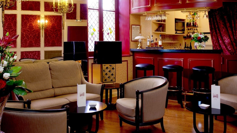 Imagen del bar/restaurante del Hotel Mercure Moulins De Paris. Foto 3