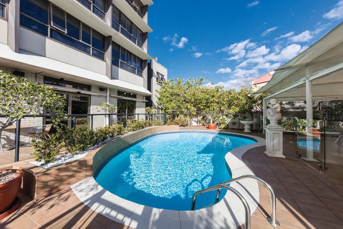 Imagen de la piscina del Hotel Mercure Newcastle. Foto 15