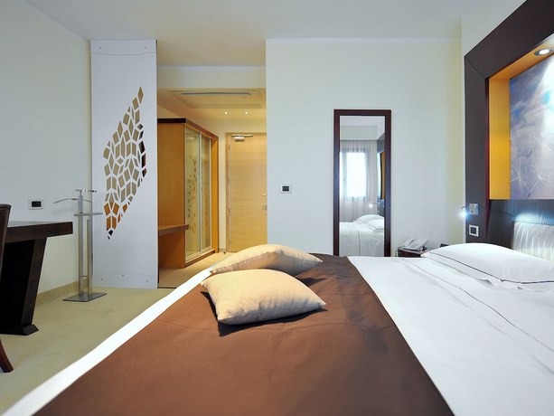 Imagen de la habitación del Hotel Mercure Olbia and Spa. Foto 5