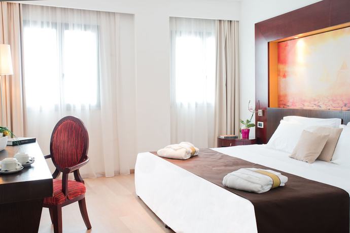 Imagen de la habitación del Hotel Mercure Olbia and Spa. Foto 13