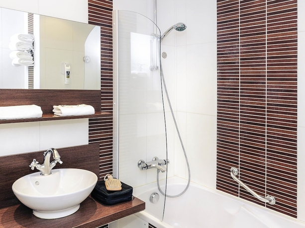 Imagen de la habitación del Hotel Mercure Omaha Beach. Foto 16