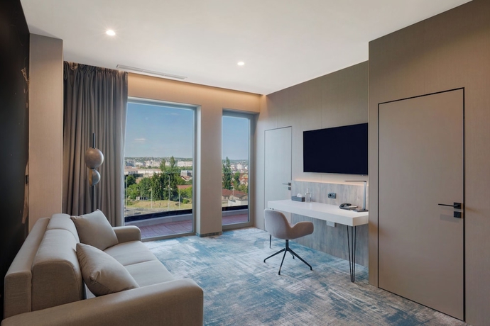 Imagen de la habitación del Hotel Mercure Oradea. Foto 10