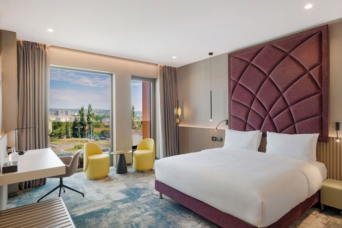 Imagen de la habitación del Hotel Mercure Oradea. Foto 13