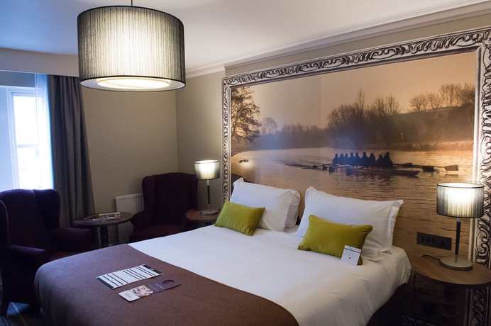 Imagen de la habitación del Hotel Mercure Oxford Eastgate. Foto 13