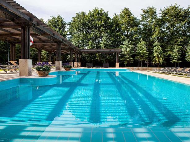 Imagen de la piscina del Hotel Mercure Palanga Vanagupe Resort. Foto 17