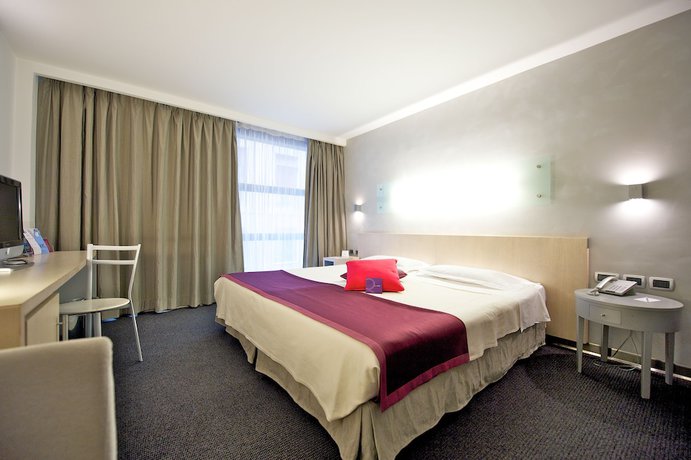 Imagen de la habitación del Hotel Mercure Palermo Centro. Foto 7