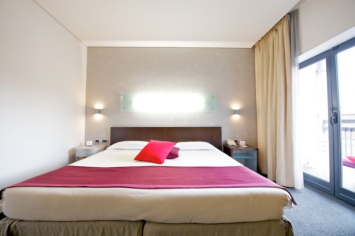 Imagen de la habitación del Hotel Mercure Palermo Centro. Foto 9