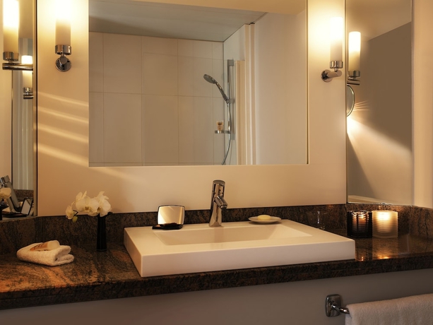 Imagen de la habitación del Hotel Mercure Paris CDG Airport and Convention. Foto 14