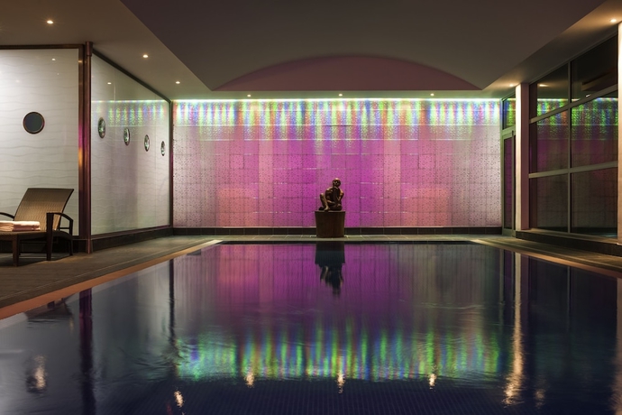 Imagen de la piscina del Hotel Mercure Paris CDG Airport and Convention. Foto 19