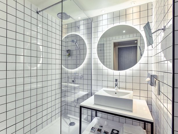 Imagen de la habitación del Hotel Mercure Paris La Defense Grande Arche. Foto 16