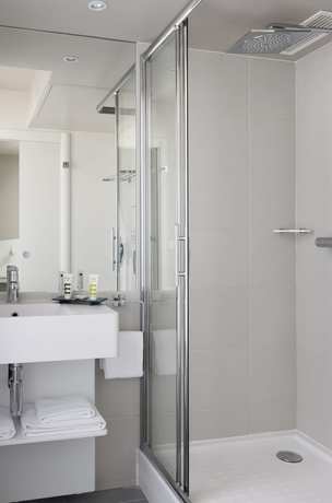 Imagen de la habitación del Hotel Mercure Paris Levallois Perret. Foto 19