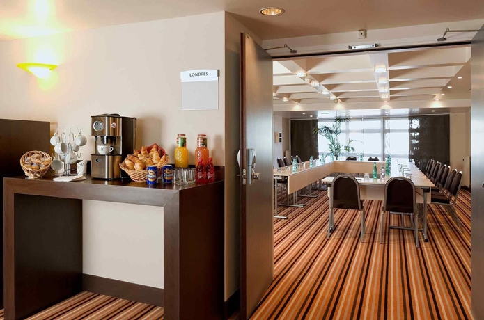 Imagen de los interiores del Hotel Mercure Paris Massy Gare TGV. Foto 16