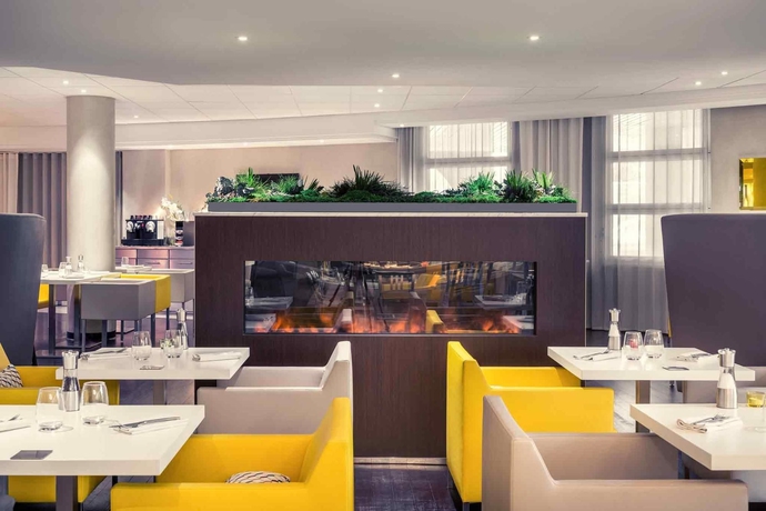 Imagen del bar/restaurante del Hotel Mercure Paris Massy Gare TGV. Foto 8