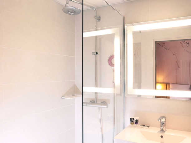 Imagen de la habitación del Hotel Mercure Paris Montparnasse Raspail. Foto 15