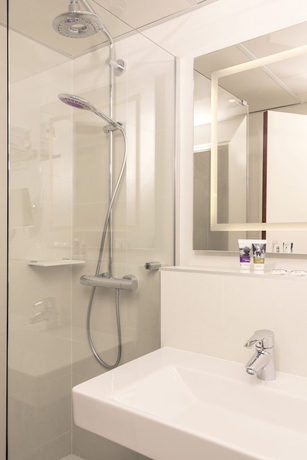 Imagen de la habitación del Hotel Mercure Paris Montparnasse Raspail. Foto 18