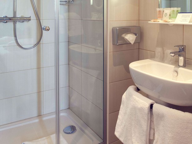 Imagen de la habitación del Hotel Mercure Paris Notre Dame Saint Germain Des Prés. Foto 19