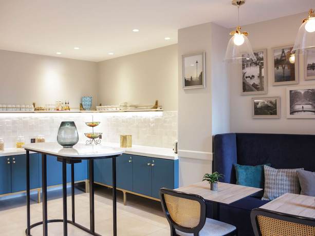 Imagen del bar/restaurante del Hotel Mercure Paris Notre Dame Saint Germain Des Prés. Foto 5