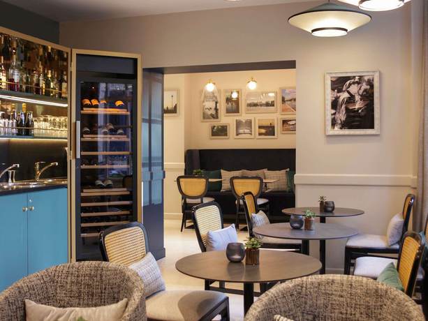 Imagen del bar/restaurante del Hotel Mercure Paris Notre Dame Saint Germain Des Prés. Foto 7