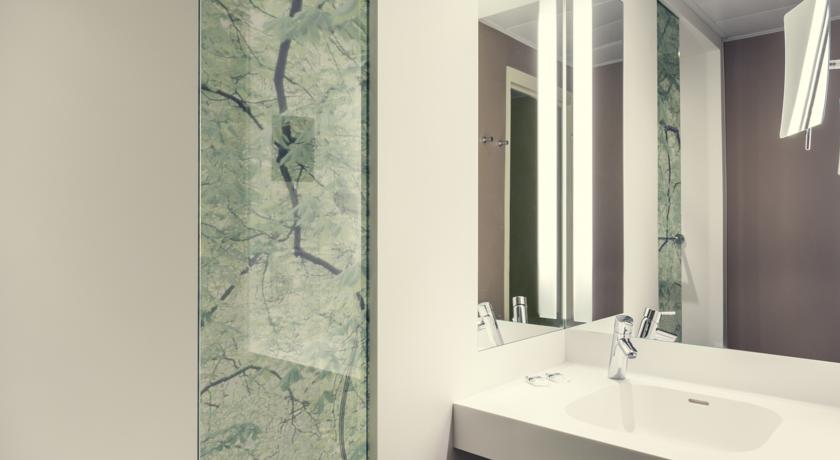 Imagen de la habitación del Hotel Mercure Paris Ouest Saint Germain. Foto 3