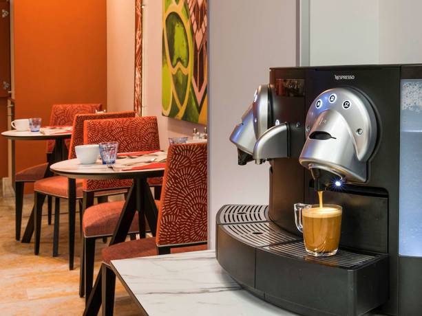 Imagen del bar/restaurante del Hotel Mercure Paris Pont De Levallois Neuilly. Foto 4