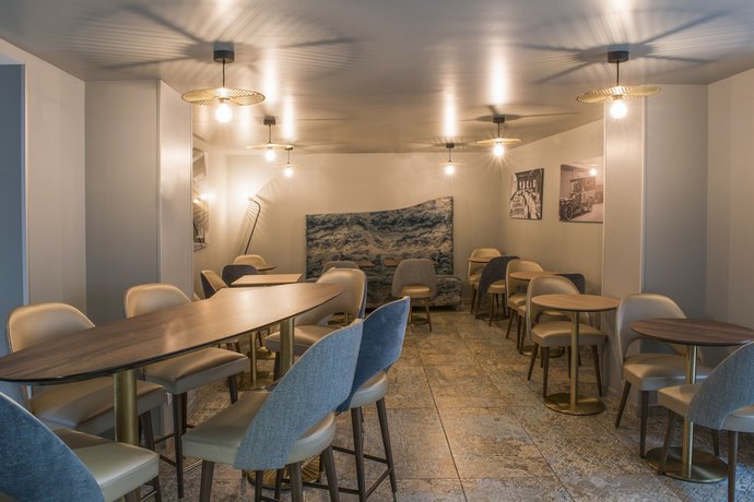 Imagen del bar/restaurante del Hotel Mercure Paris Suresnes Longchamp. Foto 3