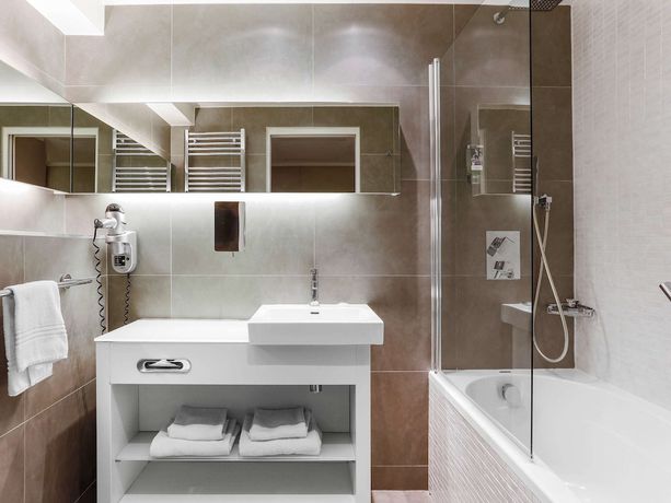 Imagen de la habitación del Hotel Mercure Paris Vaugirard Porte De Versailles. Foto 8