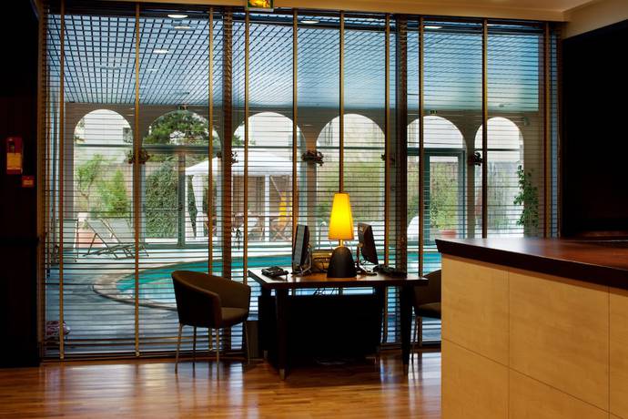 Imagen de los interiores del Hotel Mercure Paris Velizy. Foto 19