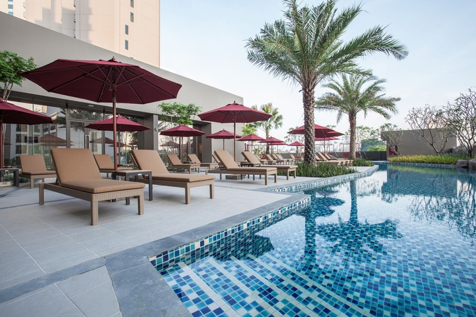 Imagen de la piscina del Hotel Mercure Pattaya Ocean Resort. Foto 19