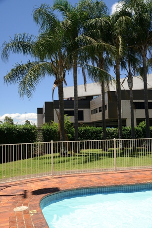 Imagen de la piscina del Hotel Mercure Penrith. Foto 15