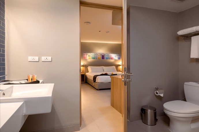 Imagen de la habitación del Hotel Mercure Phuket Patong Journeyhub. Foto 17