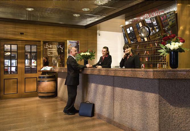 Imagen de los interiores del Hotel Mercure Plaza Biel. Foto 20