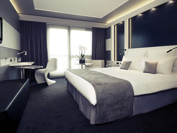 Imagen de la habitación del Hotel Mercure Plaza Biel. Foto 14