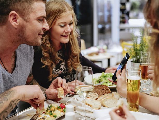 Imagen del bar/restaurante del Hotel Mercure Plaza Magdeburg. Foto 5