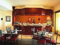 Imagen del bar/restaurante del Hotel Mercure Premier Lodge. Foto 4