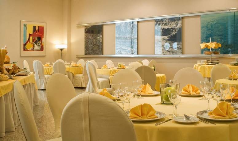 Imagen del bar/restaurante del Hotel Mercure President Lecce. Foto 3