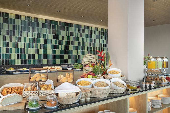 Imagen del bar/restaurante del Hotel Mercure Rayong Lomtalay Villas and Resort. Foto 7