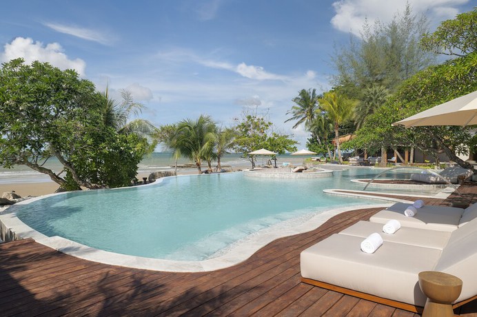 Imagen de la piscina del Hotel Mercure Rayong Lomtalay Villas and Resort. Foto 20