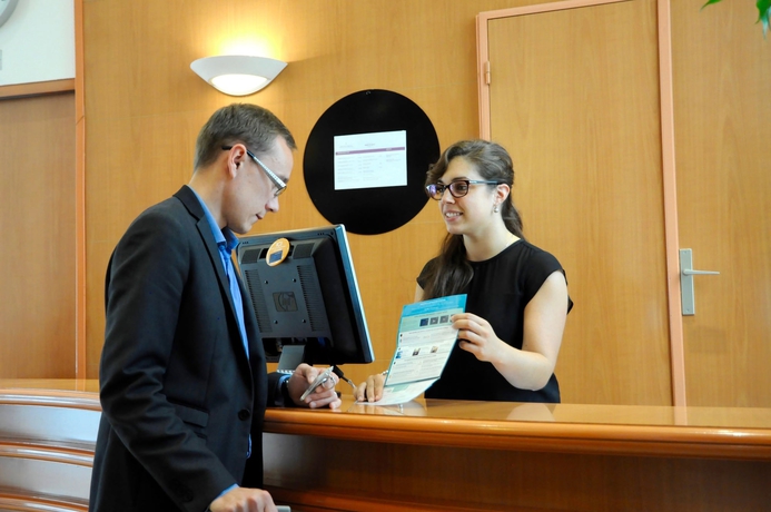 Imagen de los interiores del Hotel Mercure Rennes Place Bretagne. Foto 17