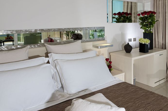 Imagen de la habitación del Hotel Mercure Rimini Artis. Foto 10