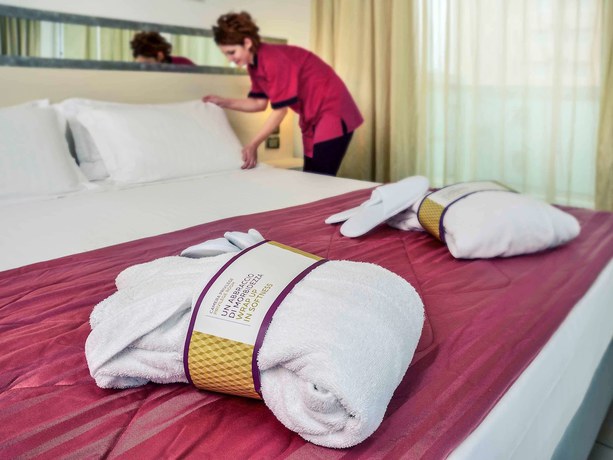 Imagen de la habitación del Hotel Mercure Rimini Artis. Foto 16