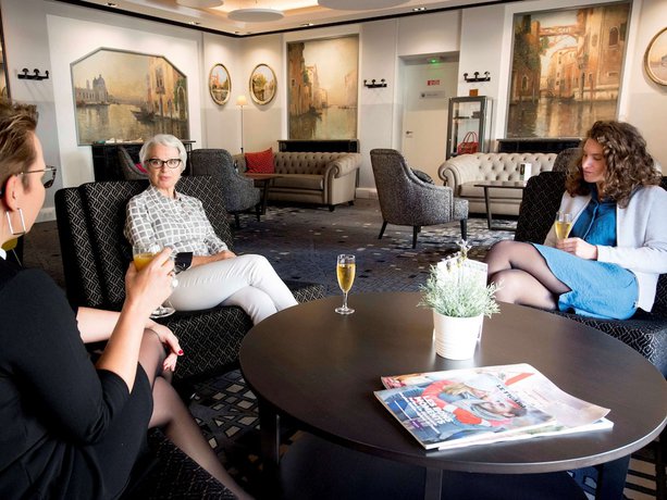 Imagen del bar/restaurante del Hotel Mercure Rodez Cathédrale & Mercure Résidence. Foto 8