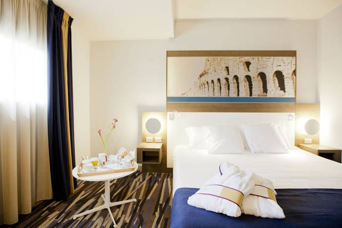 Imagen de la habitación del Hotel Mercure Roma Centro Colosseo. Foto 15