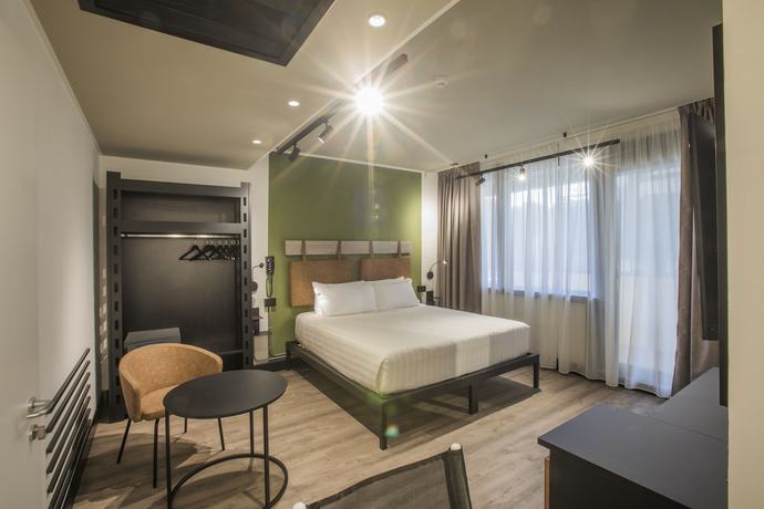 Imagen de la habitación del Hotel Mercure Roma Cinecittà. Foto 11